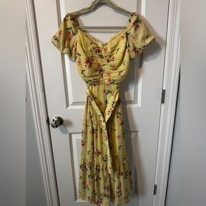 RTR PALOMA BLUE Evie Dress Floral Yellow Dress Size Medium